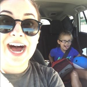 Meet your Posher, Olivia